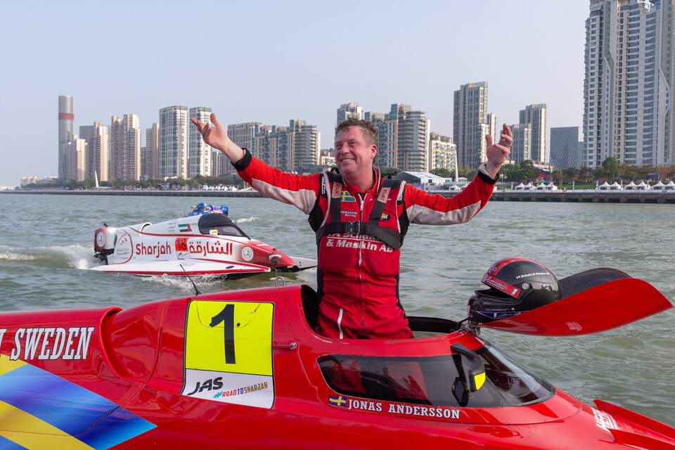 Jonas Andersson celebrates in Shanghai